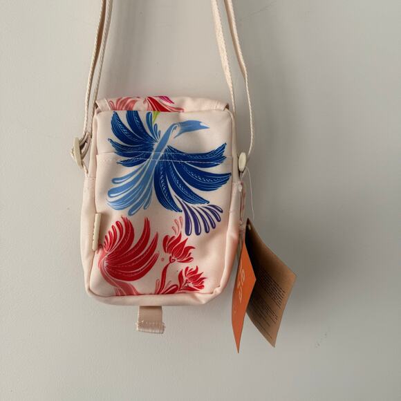 FARM Rio Fervo Rainbow Tropical Crossbody Bag Cream Floral Brazil Exclusive NWT - Picture 5 of 8